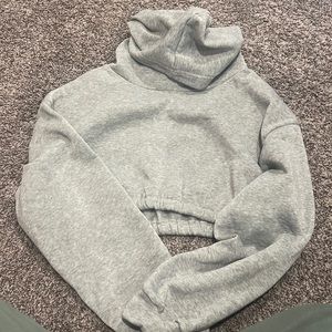 Grey cropped sweatshirt
